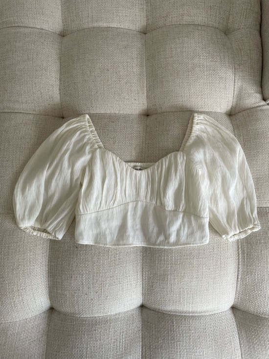 Abercrombie & Fitch Tops - Abercrombie & Fitch Puff Sleeve Gathered Crop Top White